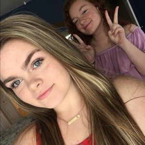 Meet your Posher, Chloe